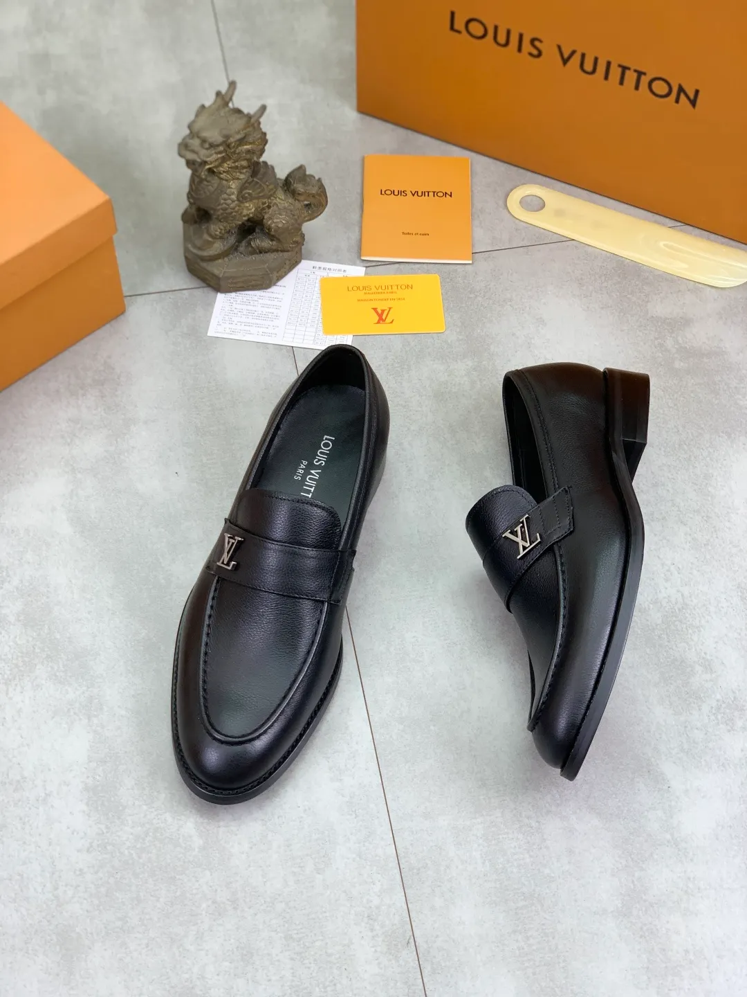 Men's Men's Shoes 💰P420 [New Style] 💰Yangli💎💎💎[Louis Vuitton] LV high-end men's formal business leather shoes, original order 1:1! Original imported calfskin, original metal buckle, imported sheepskin lining for feet, original outsole, men's shoe size: 39-45 (38.46 customized) black optional